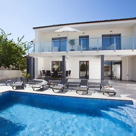 Villa Grey Soul